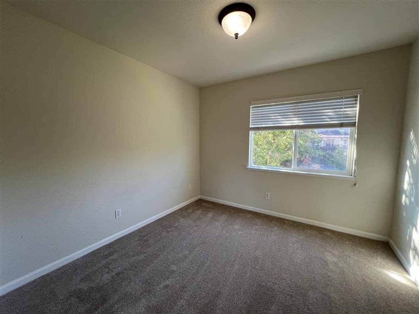 Folsom House: 2249 Zittel Drive