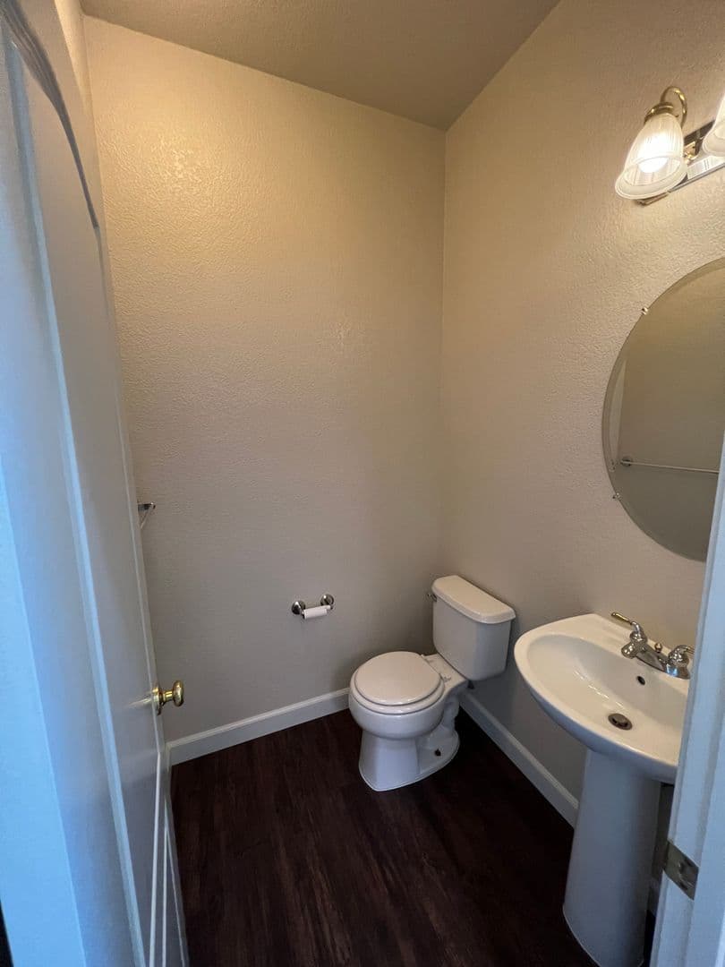 Folsom House: 1017 Halidon Way