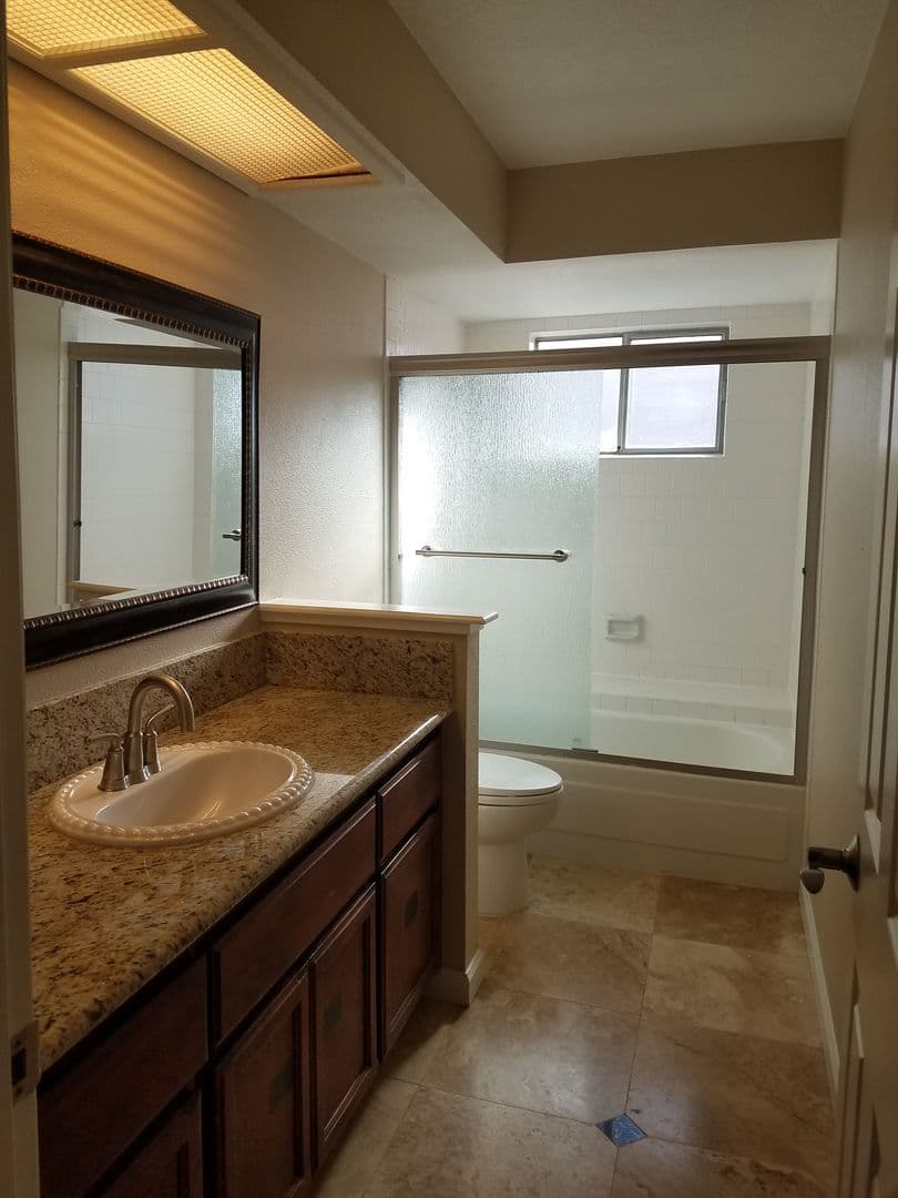 Roseville House: 1116 Oak Ridge Drive