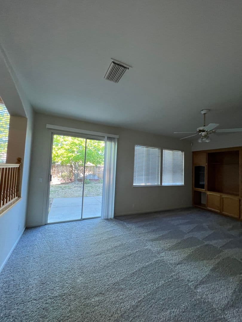 Folsom House: 1017 Halidon Way
