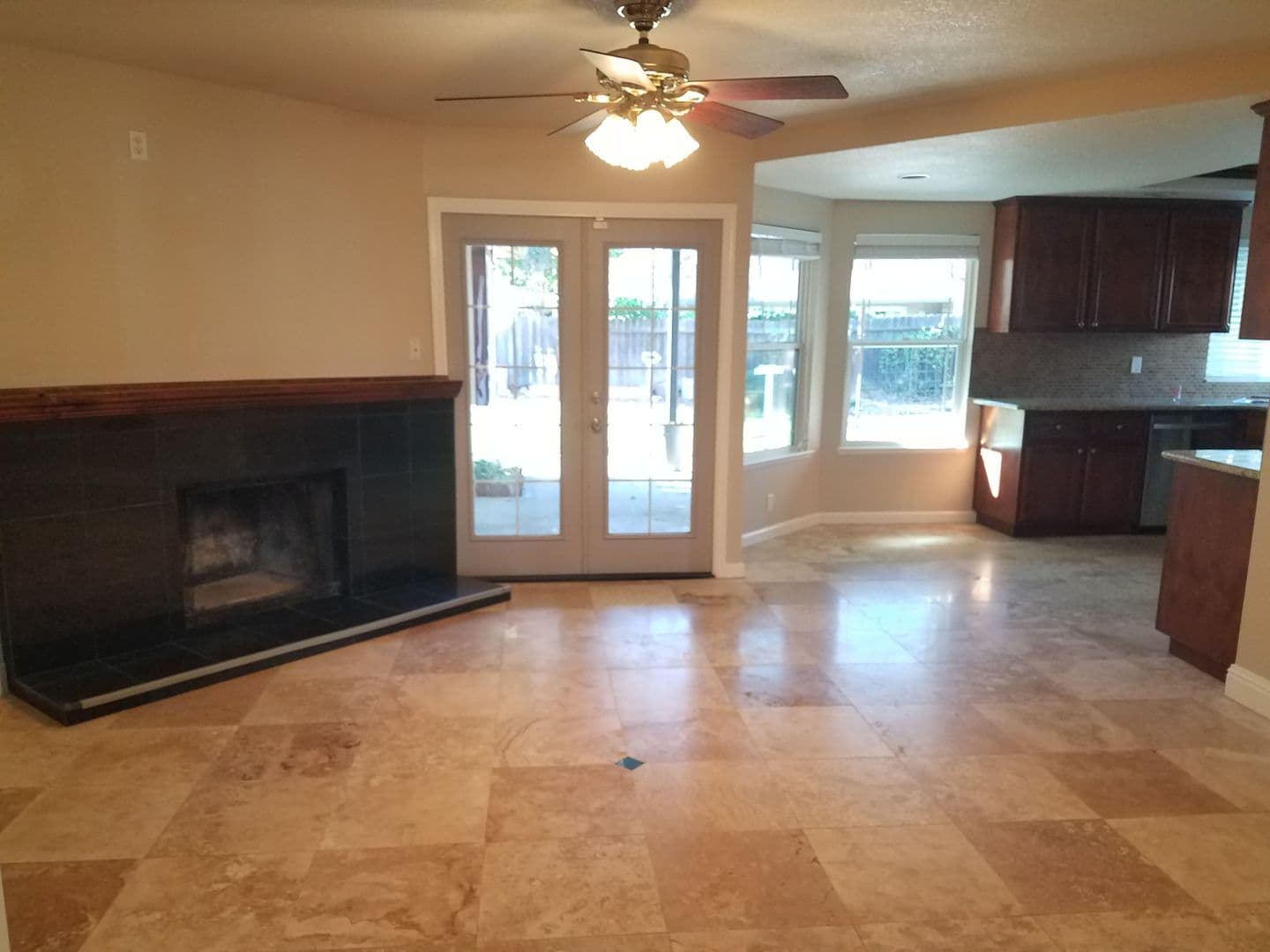 Roseville House: 1116 Oak Ridge Drive