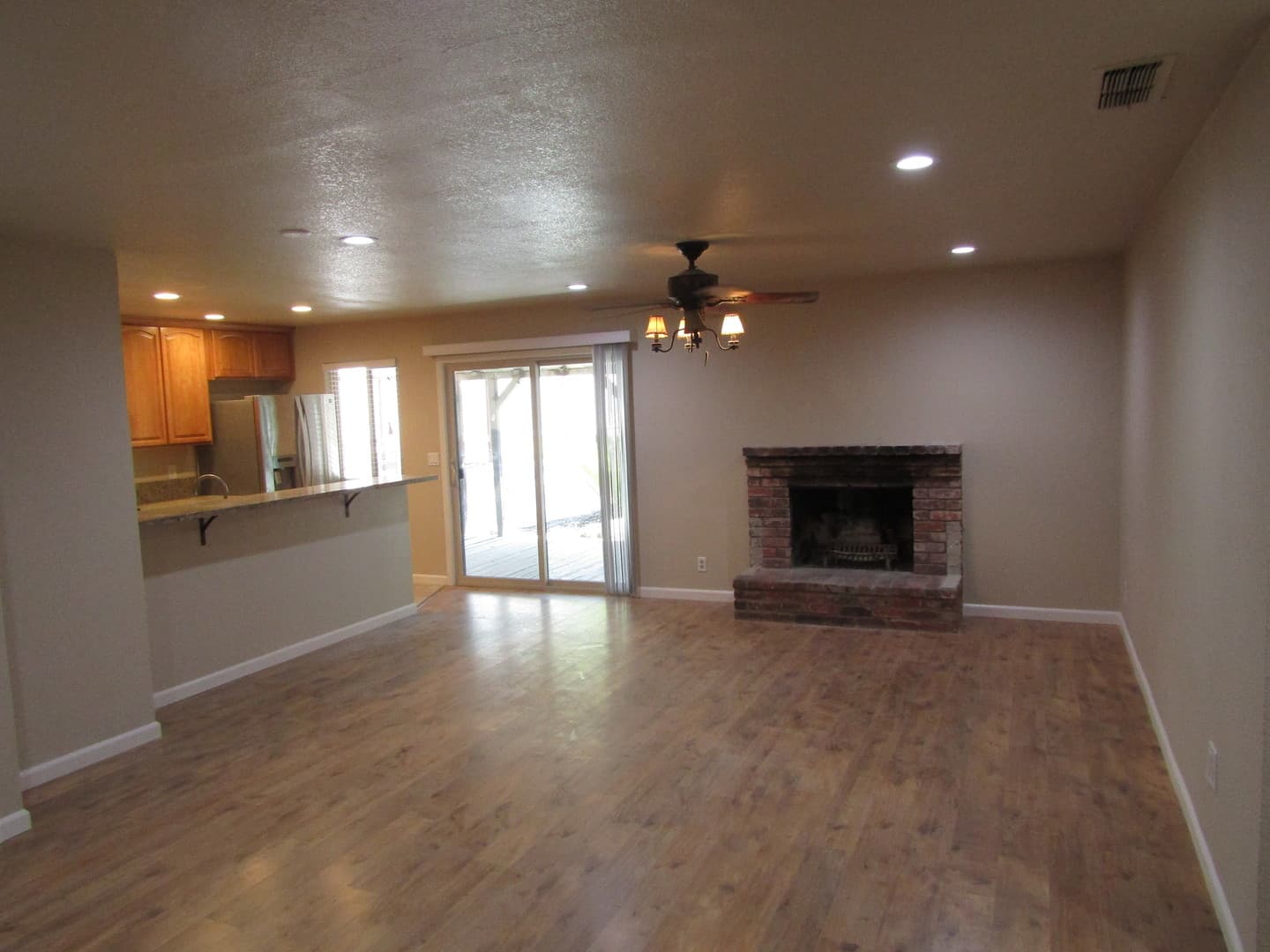Folsom House: 233 Flower Drive