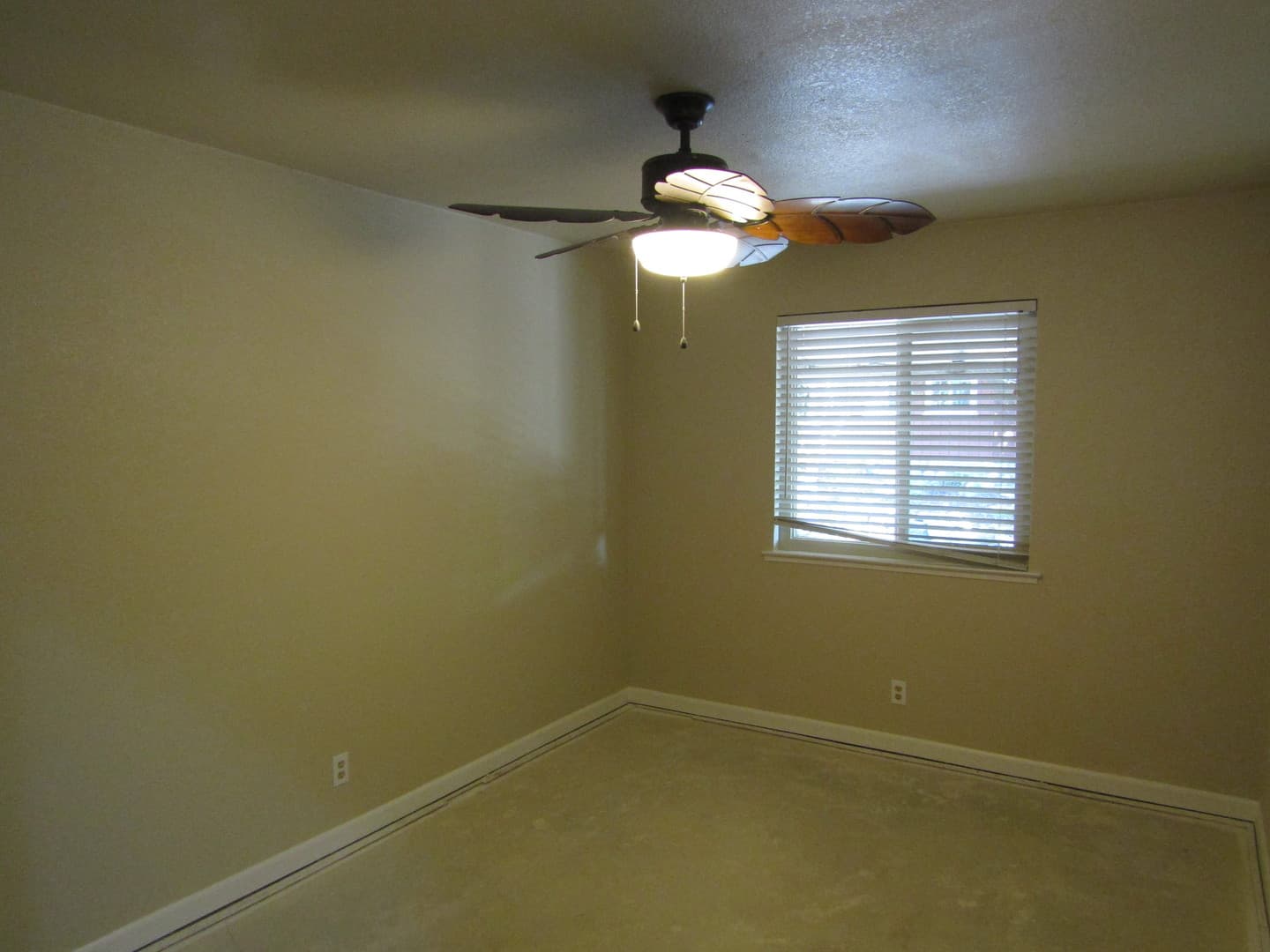 Folsom House: 233 Flower Drive