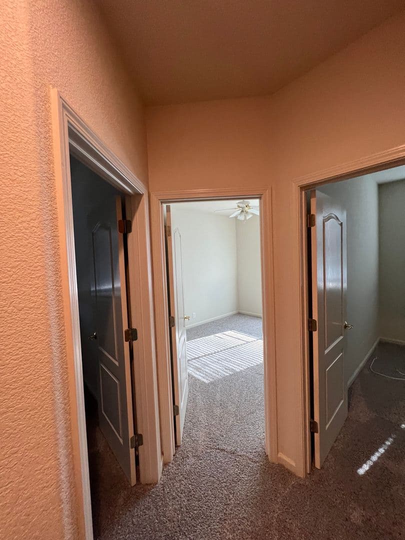 Folsom House: 1017 Halidon Way