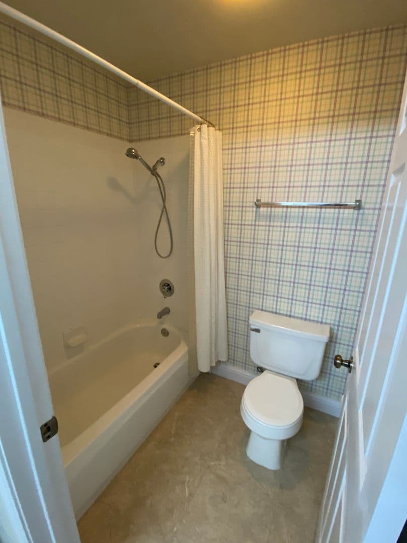 Folsom House: 105 Honey Cook Circle