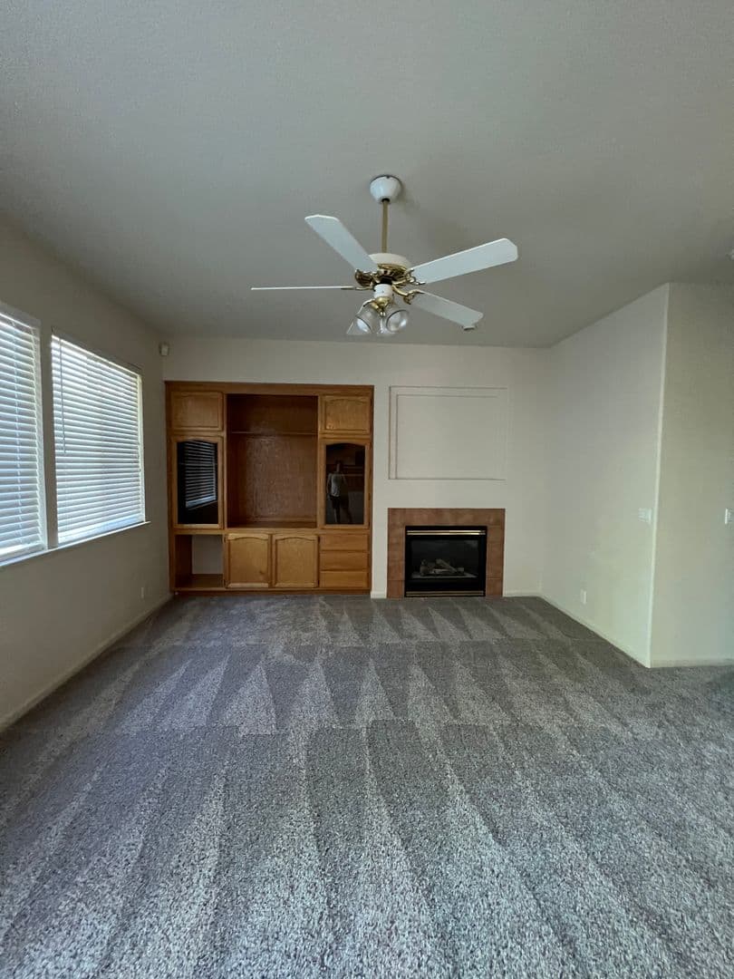 Folsom House: 1017 Halidon Way