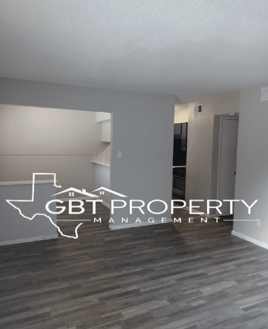 Universal City Apartment: 2205 Pat Booker Rd