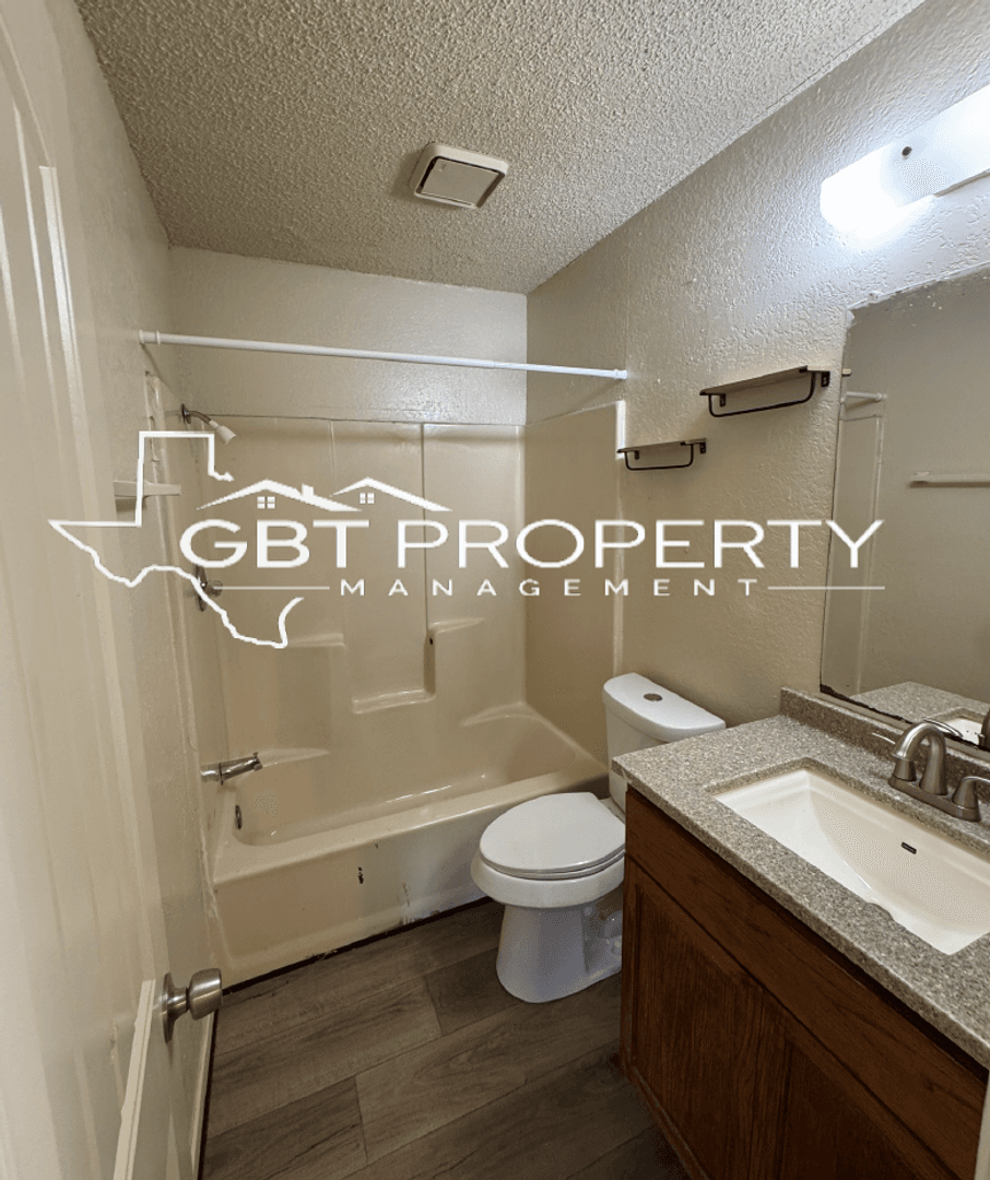Hillsboro Apartment: 208 N. Church St.