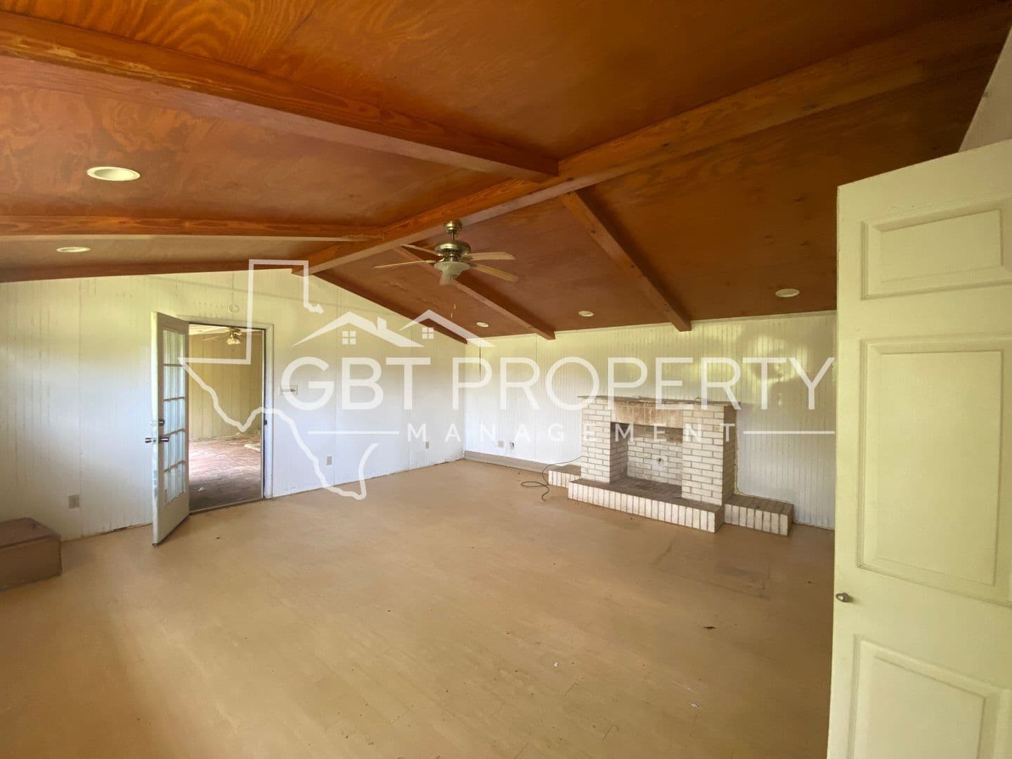 Groesbeck Apartment: GBT