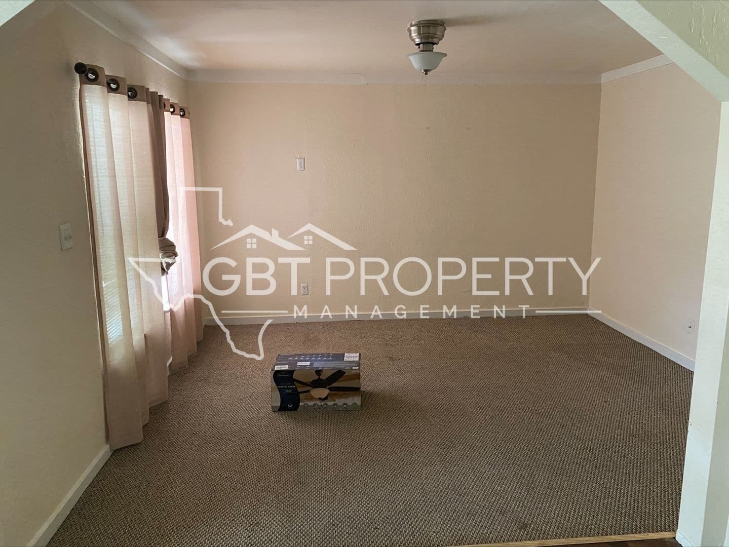 San Antonio House: 4527 Clear Spring