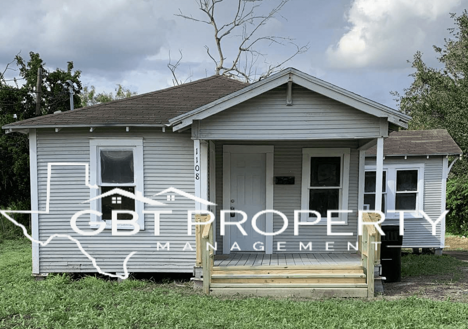 Kingsville House: 1108 E Lee Ave