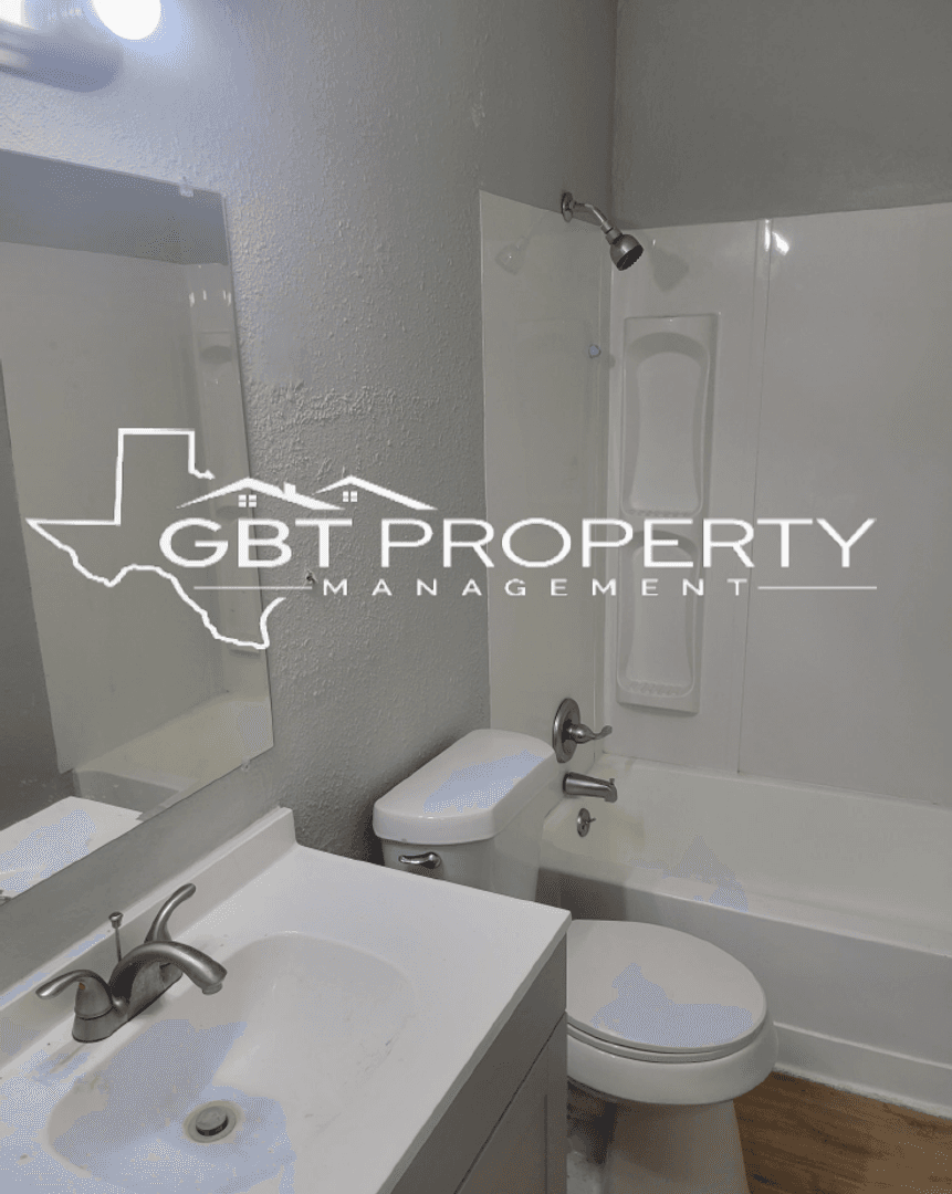 Levelland Apartment: 808 Ave H