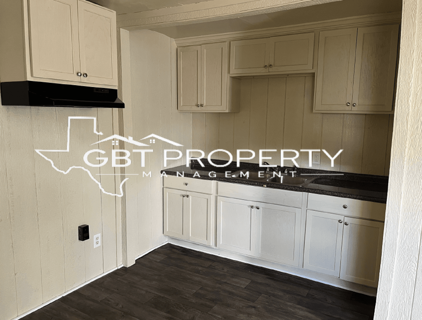 Longview Apartment: 428 S. Fredonia St.