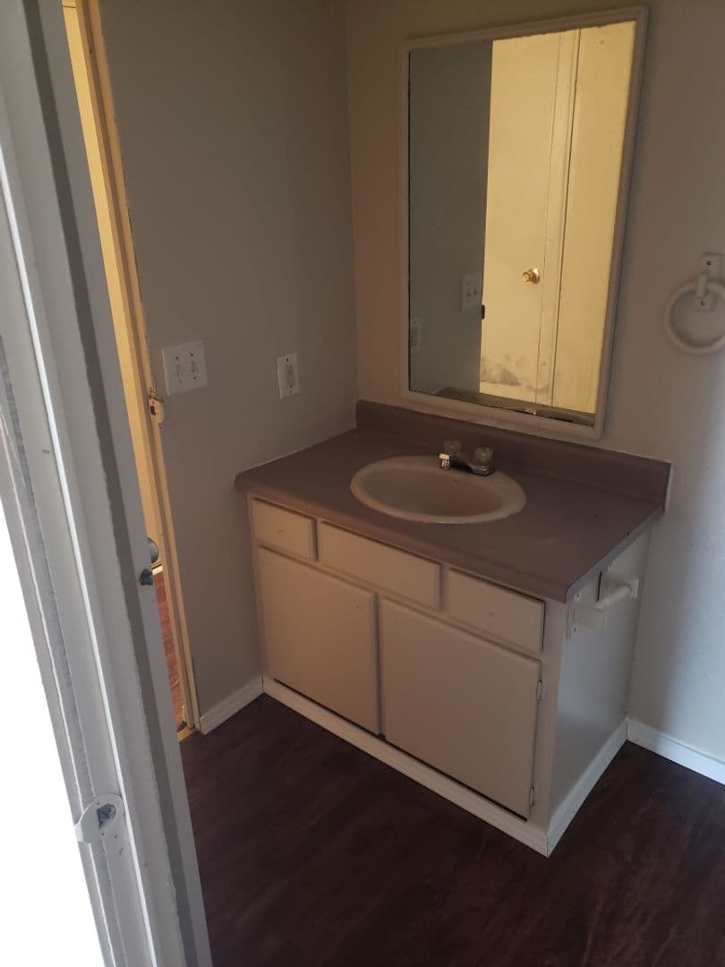 Canyon Apartment: 6th Ave