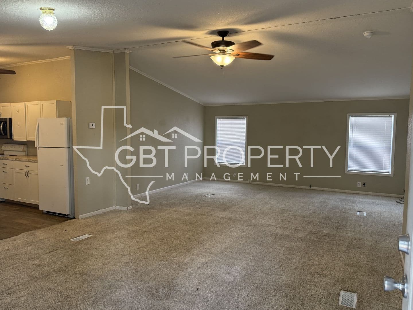 Victoria Apartment: 10652 US Hwy 59 South