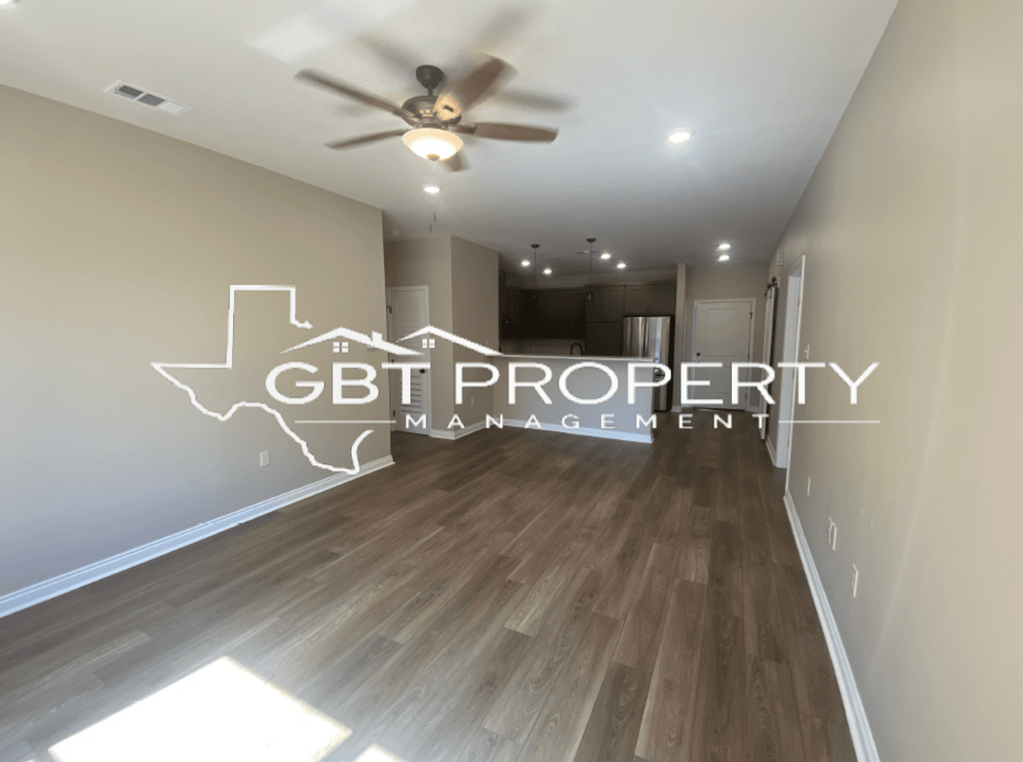 Groesbeck Apartment: 102 E State St.