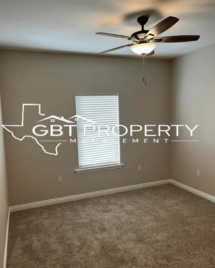 Groesbeck Apartment: 102 E State St.