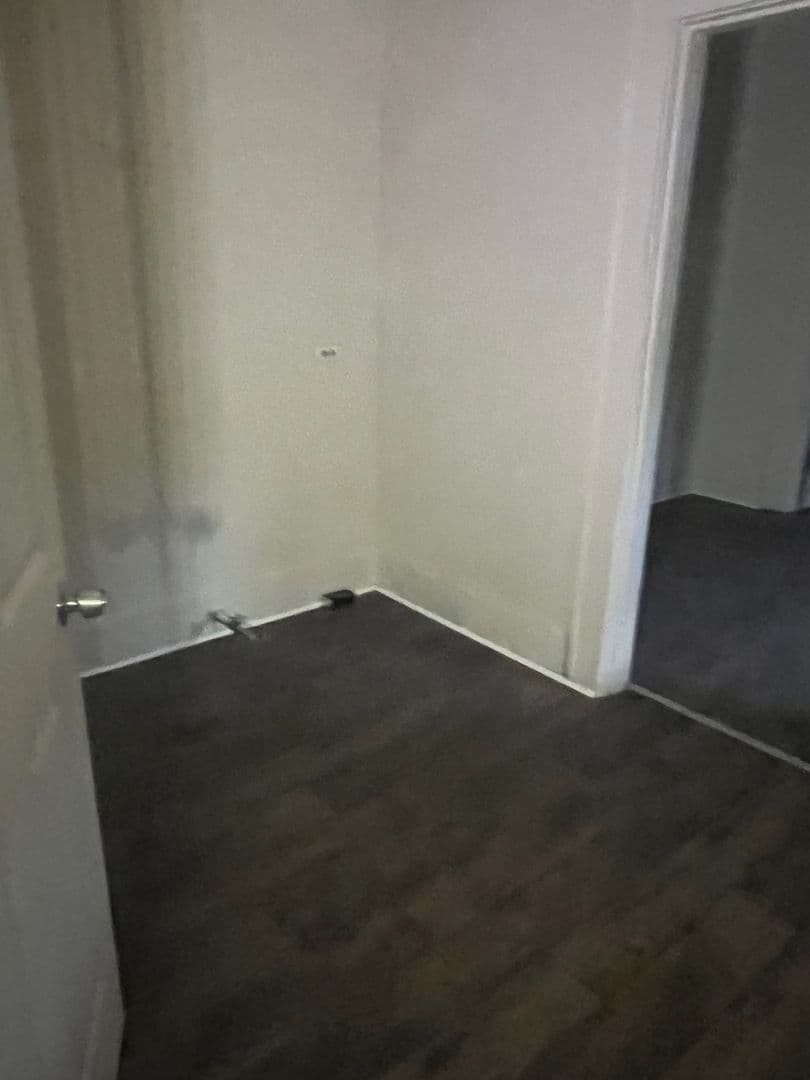 Longview Apartment: 428 S. Fredonia St.