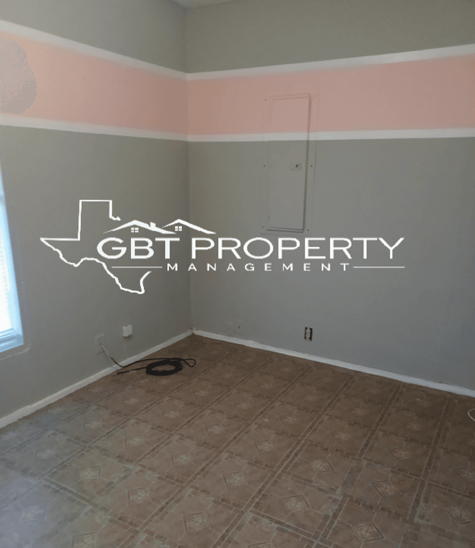 Longview Apartment: 205 - 207 Davis St.