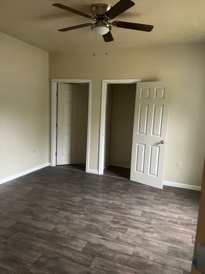 Longview Apartment: 428 S. Fredonia St.