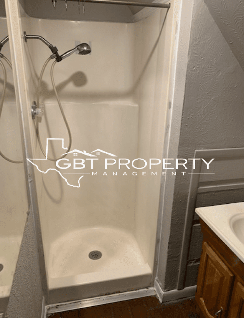 Robstown Apartment: 516 W Ave B