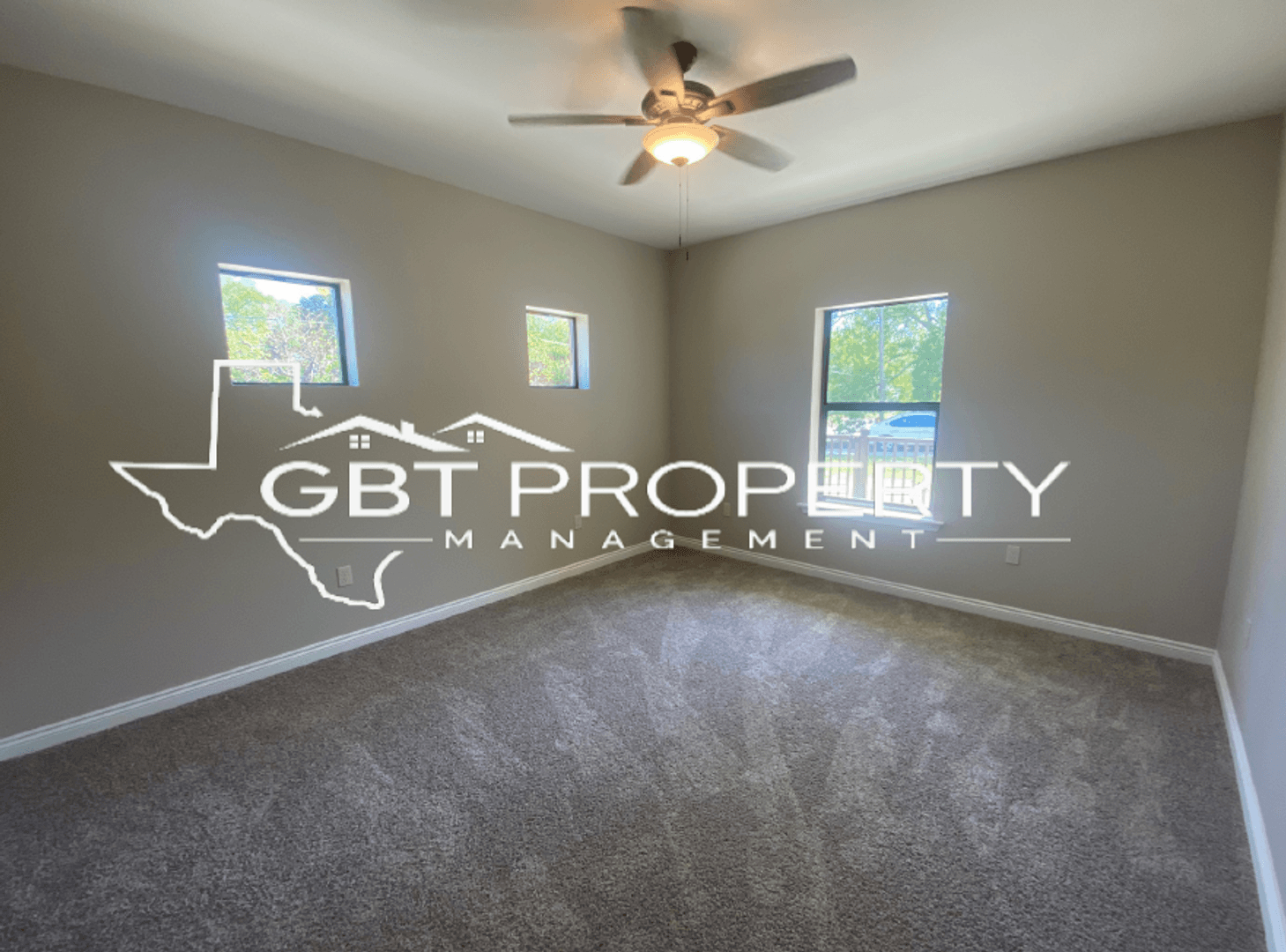 Groesbeck Apartment: 102 E State St.