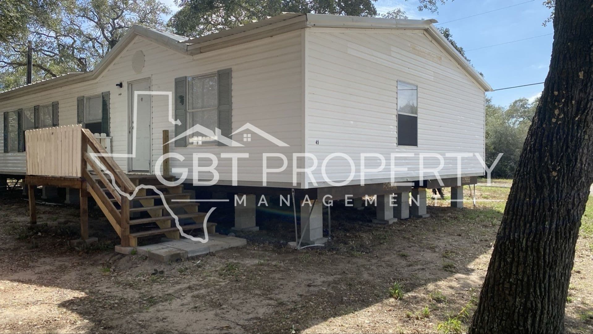 Victoria Apartment: 10652 US Hwy 59 South