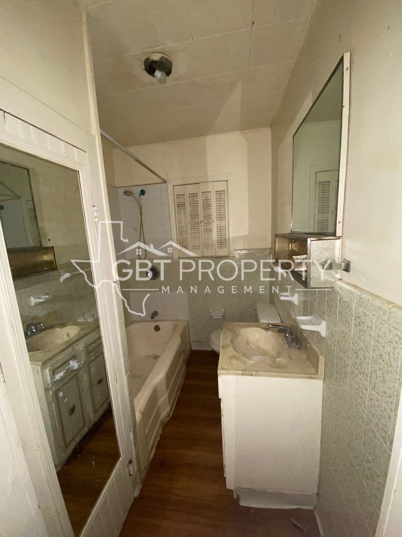 Groesbeck Apartment: GBT