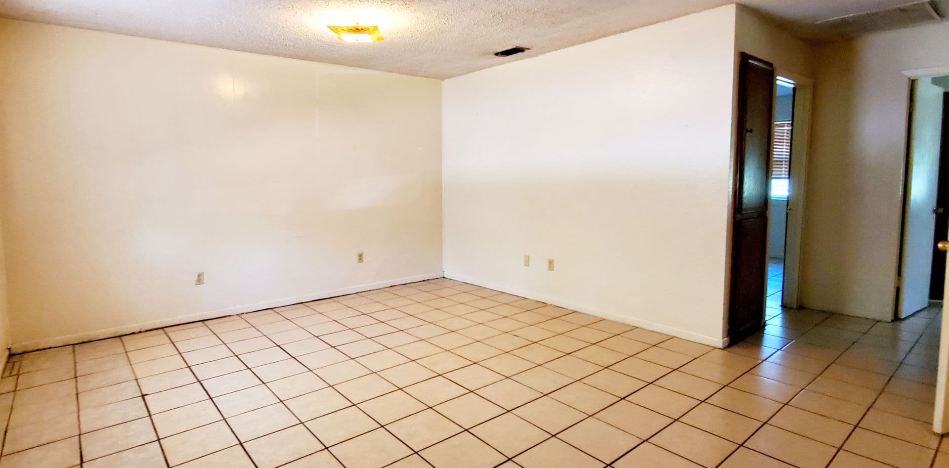 HAMILTON Apartment: 501 E. BOYNTON ST