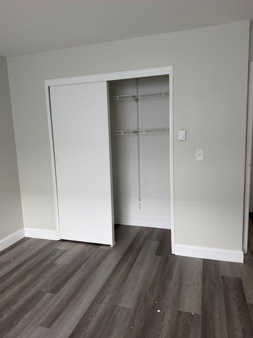 Lodi Apartment: 59-00 Bel Vista Court