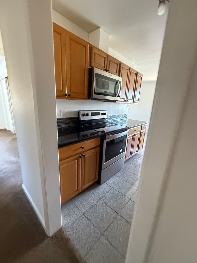 Alameda Apartment: 2233 Otis Dr
