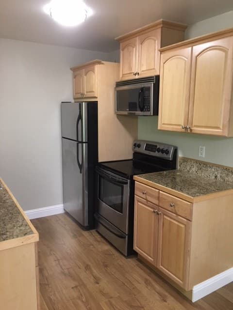 San Ramon House: 9085 Alcosta Blvd #305