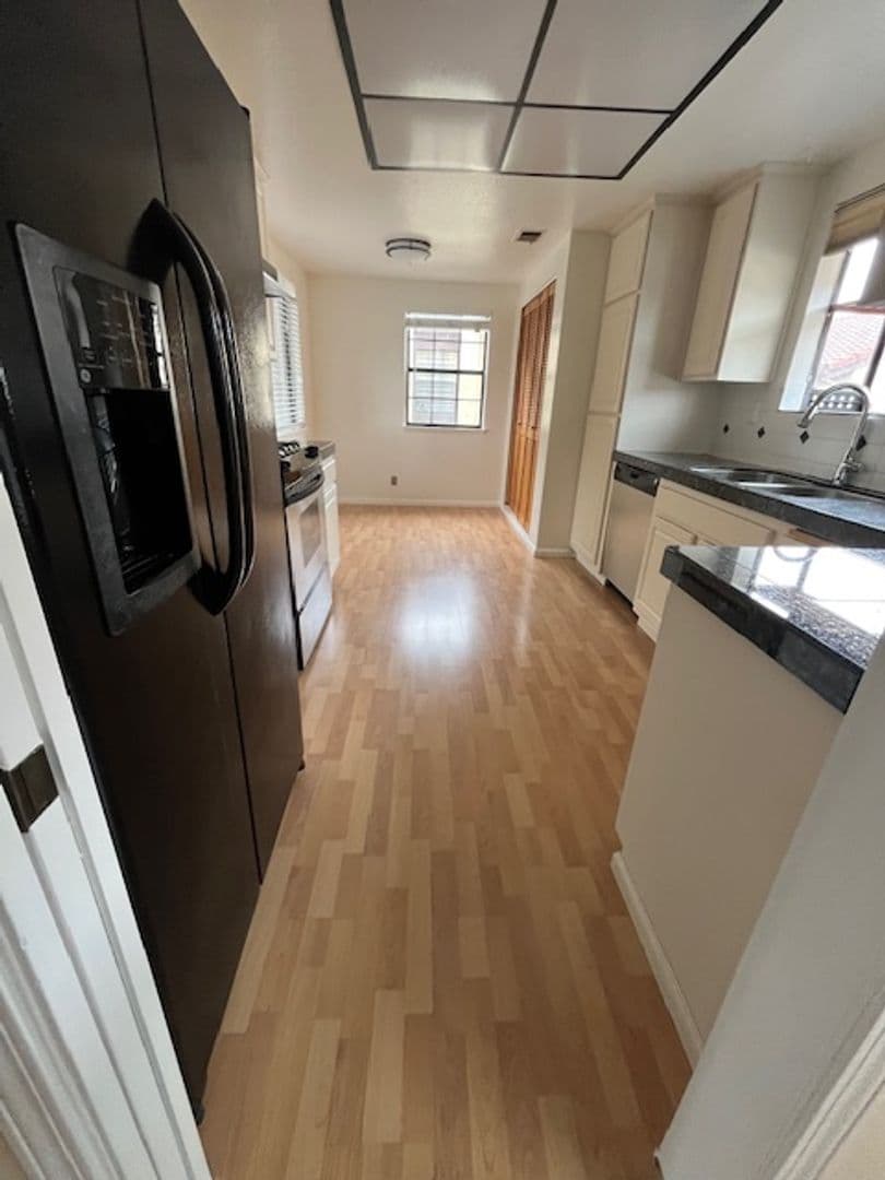 San Leandro House: 14419 Outrigger Dr