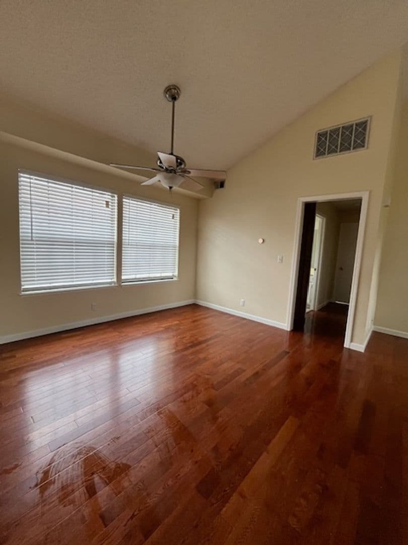 San Leandro House: 14419 Outrigger Dr