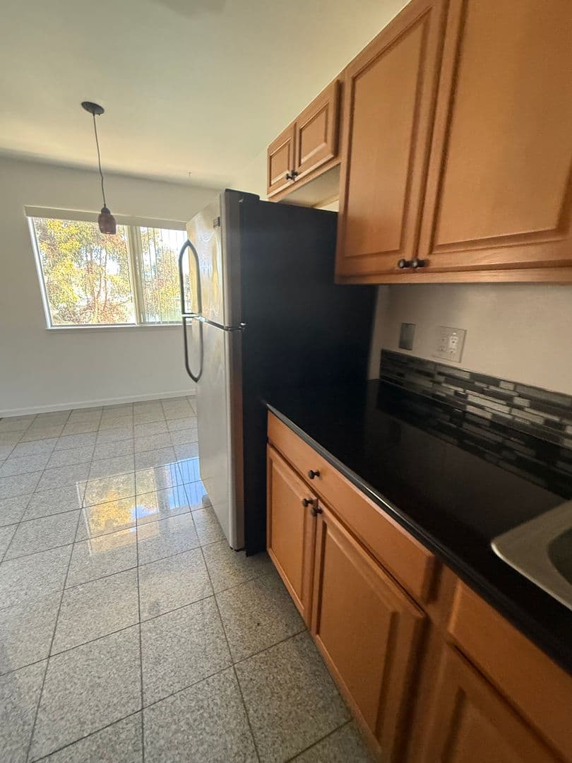 Alameda Apartment: 2233 Otis Dr