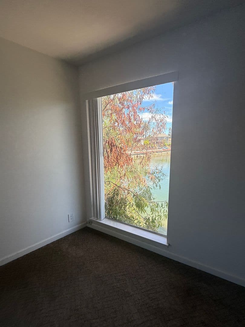 Alameda Apartment: 2233 Otis Dr