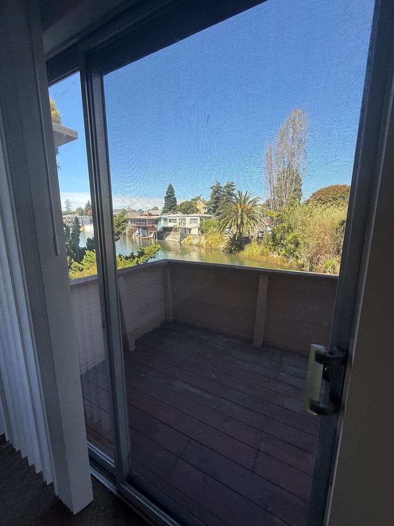 Alameda Apartment: 2233 Otis Dr