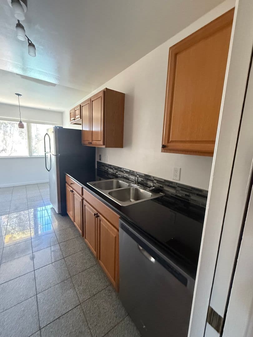 Alameda Apartment: 2233 Otis Dr