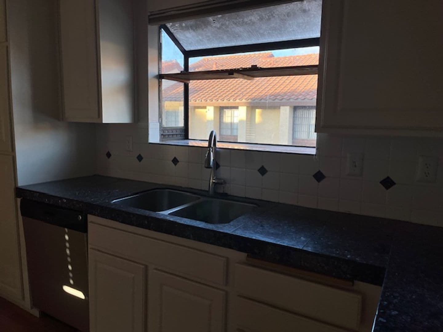 San Leandro House: 14419 Outrigger Dr