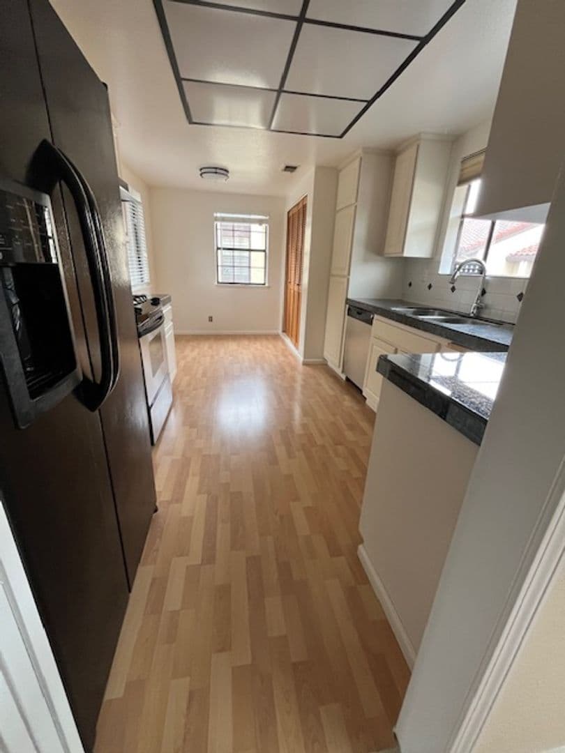 San Leandro House: 14419 Outrigger Dr