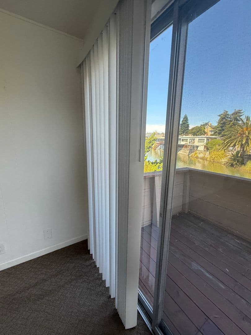 Alameda Apartment: 2233 Otis Dr