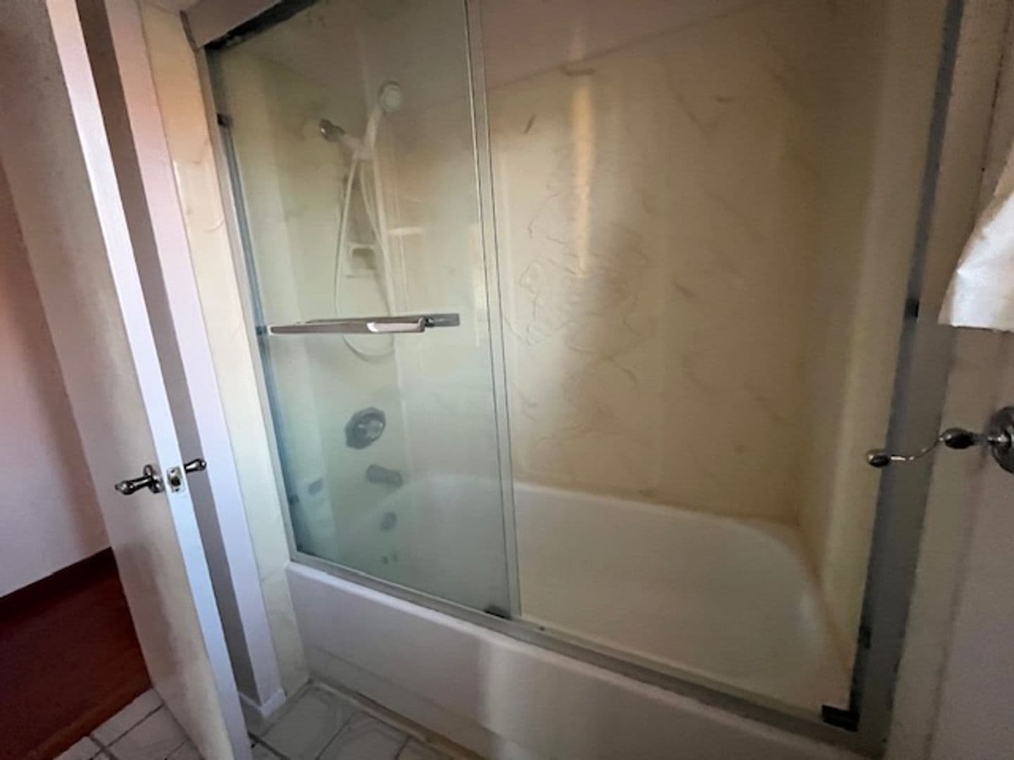 San Leandro House: 14419 Outrigger Dr