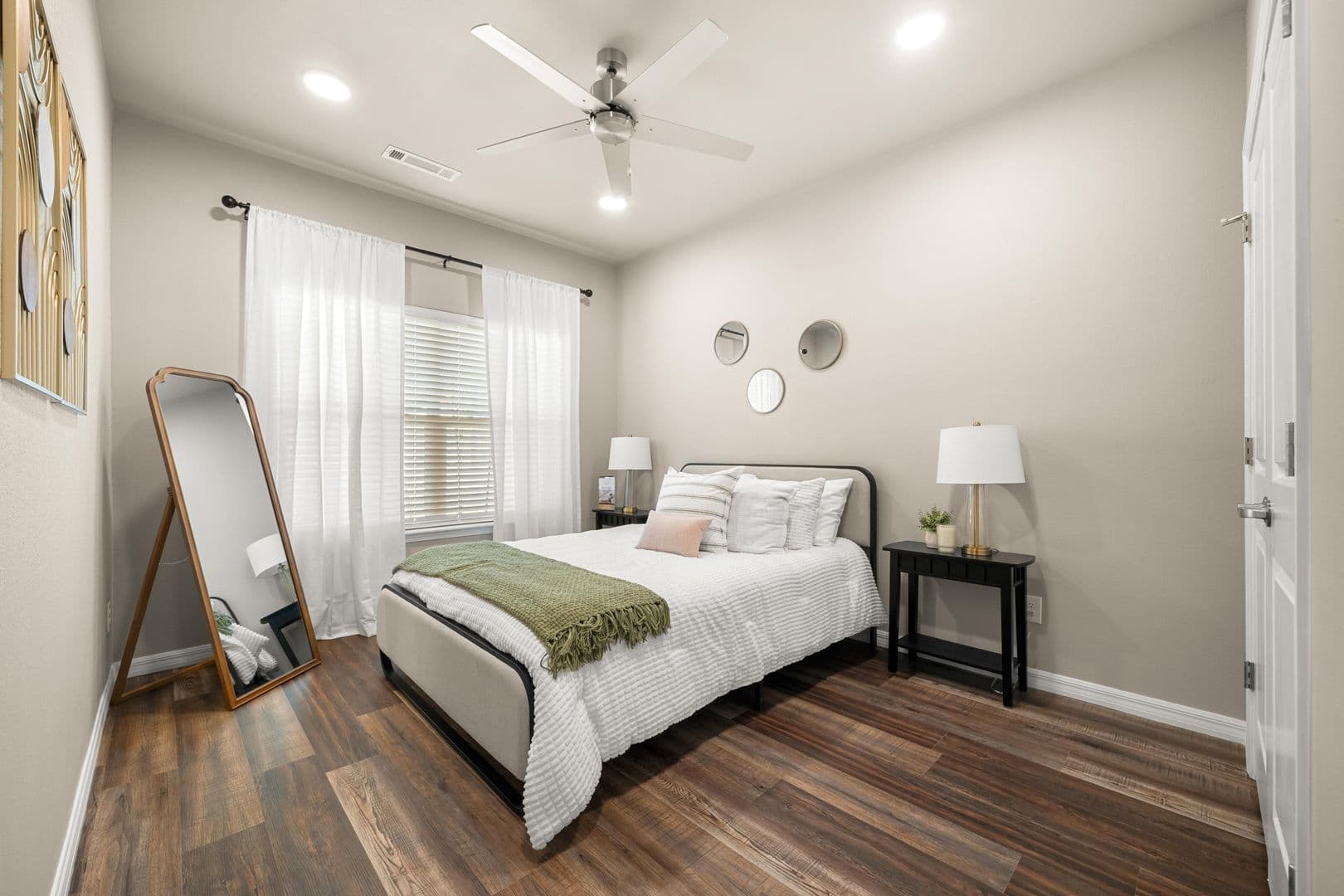 Tontitown Apartment: 693 Morsani Pl