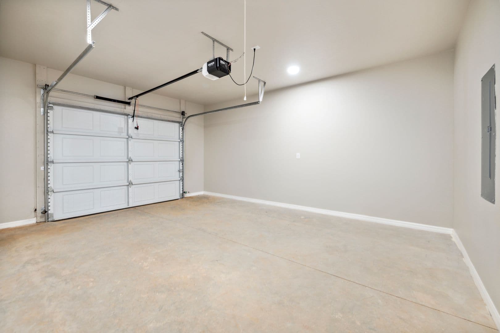 Tontitown Apartment: 693 Morsani Pl