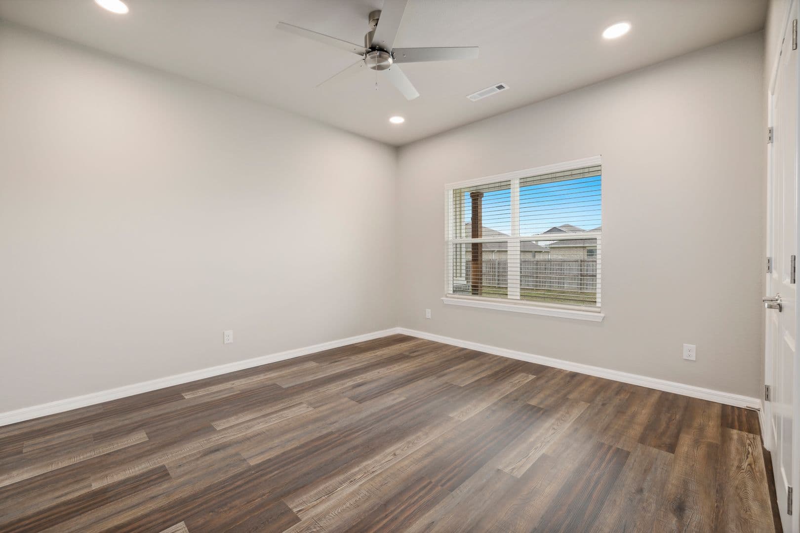 Tontitown Apartment: 693 Morsani Pl