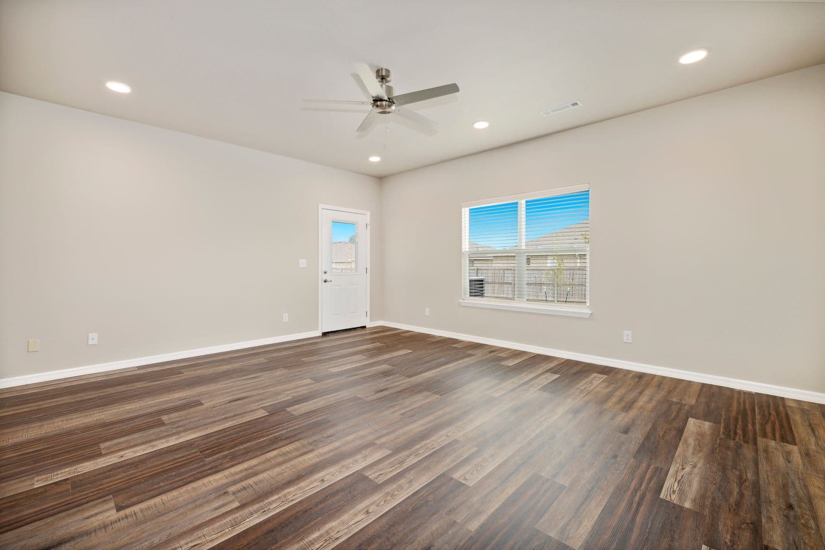Tontitown Apartment: 693 Morsani Pl