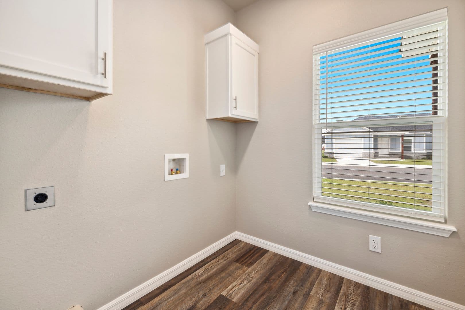 Tontitown Apartment: 693 Morsani Pl