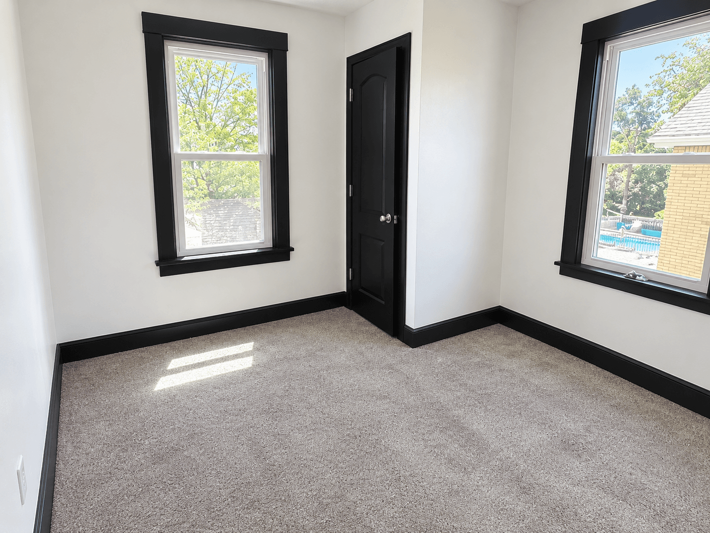 Homestead House: 332 W 14th Ave