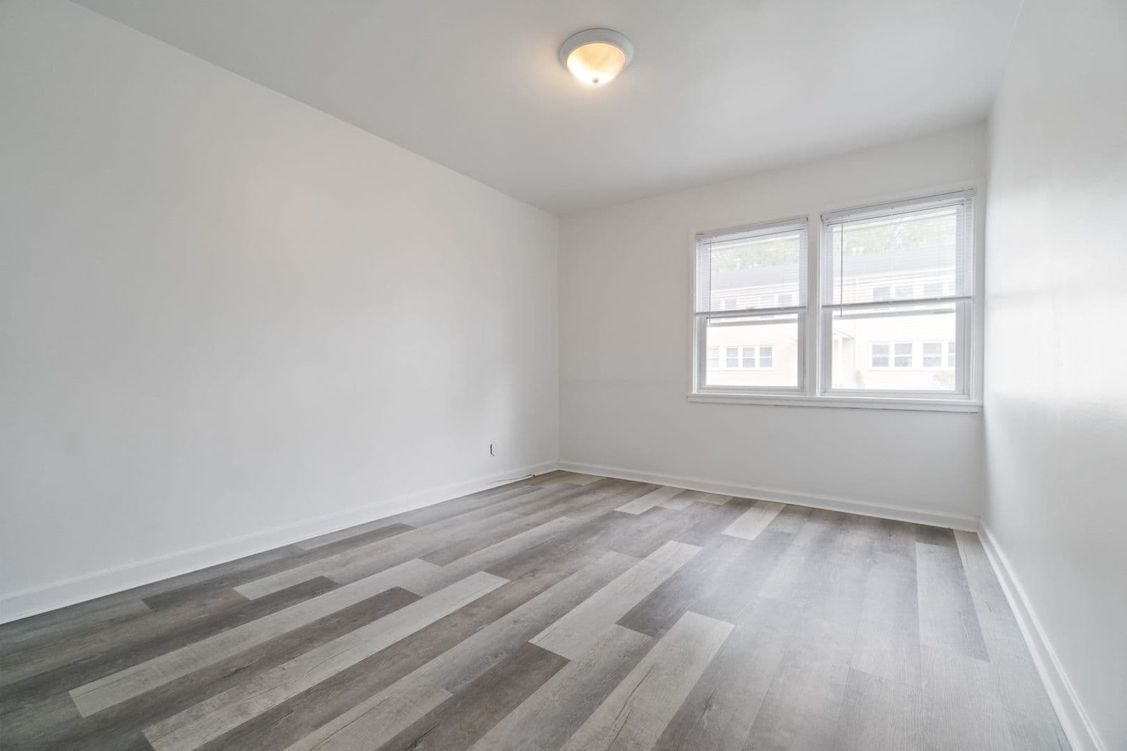 Midland Townhome: 33 Midland Heights Circle