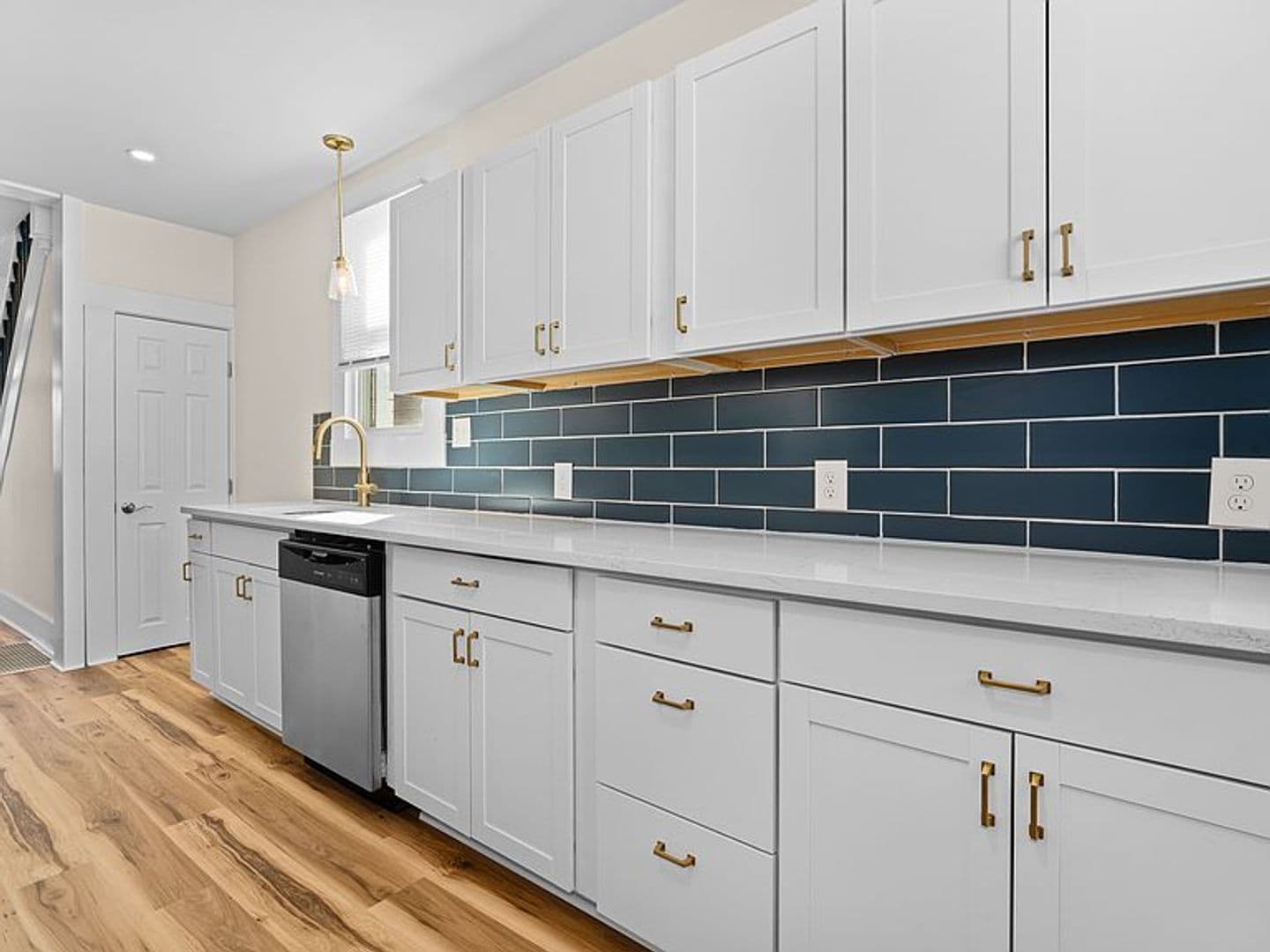 Munhall House: 119 E 20th Ave
